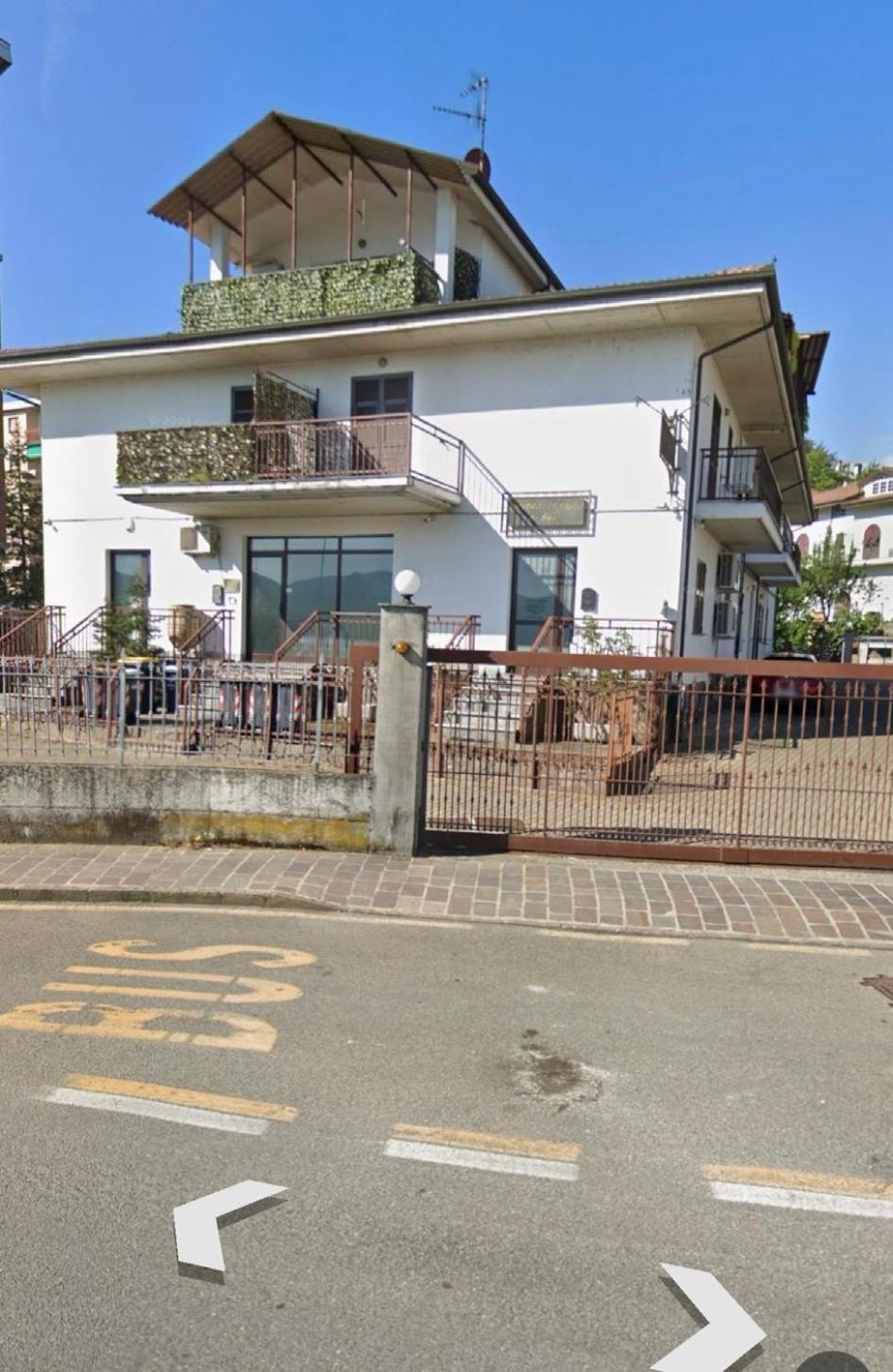 סראוואלה סקריביה Serravalle Shop&Stay מראה חיצוני תמונה