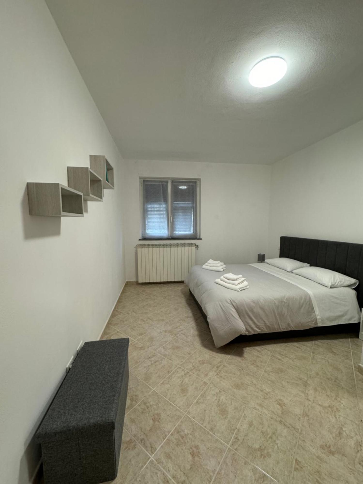 סראוואלה סקריביה Serravalle Shop&Stay מראה חיצוני תמונה
