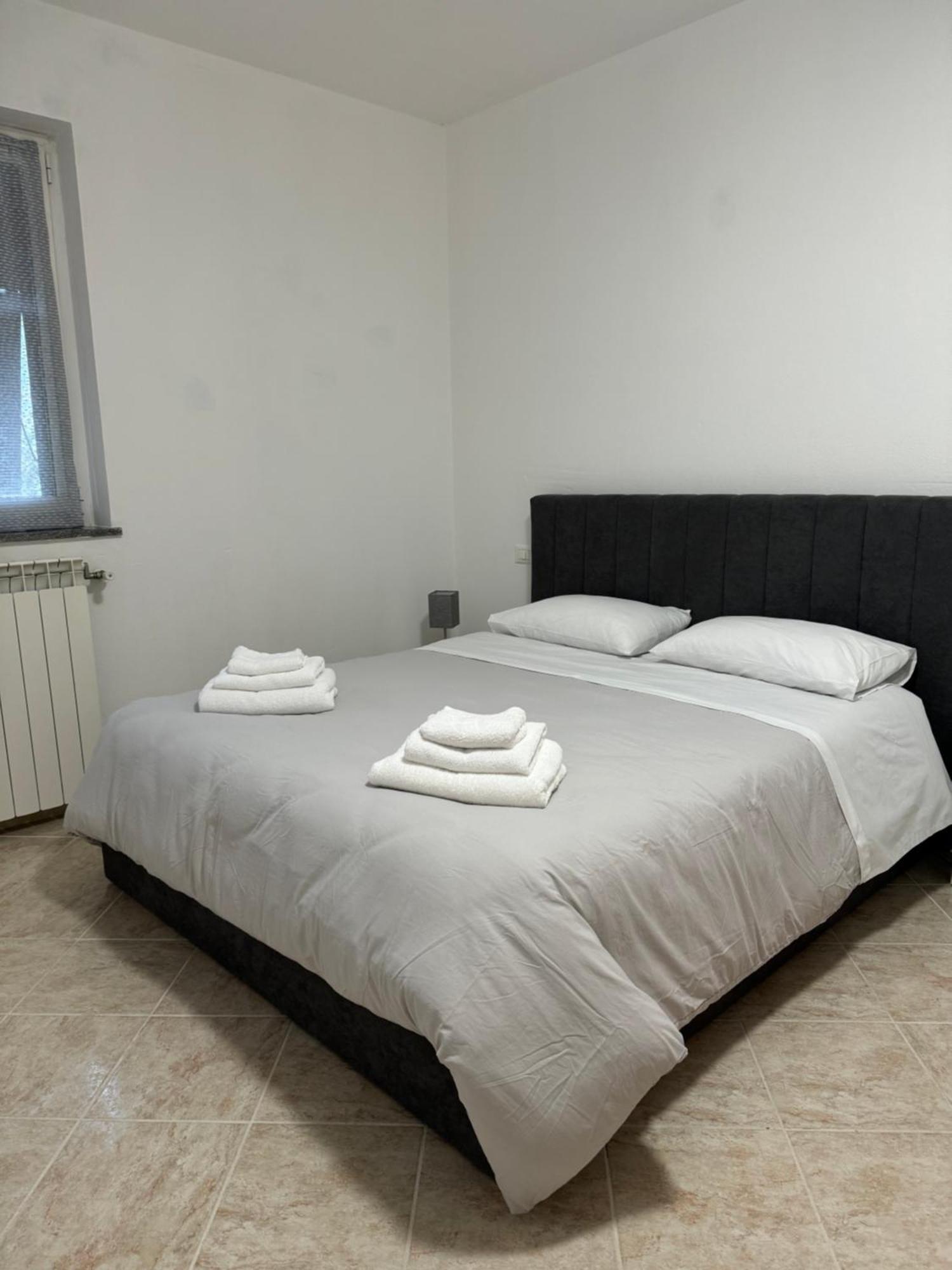 סראוואלה סקריביה Serravalle Shop&Stay מראה חיצוני תמונה