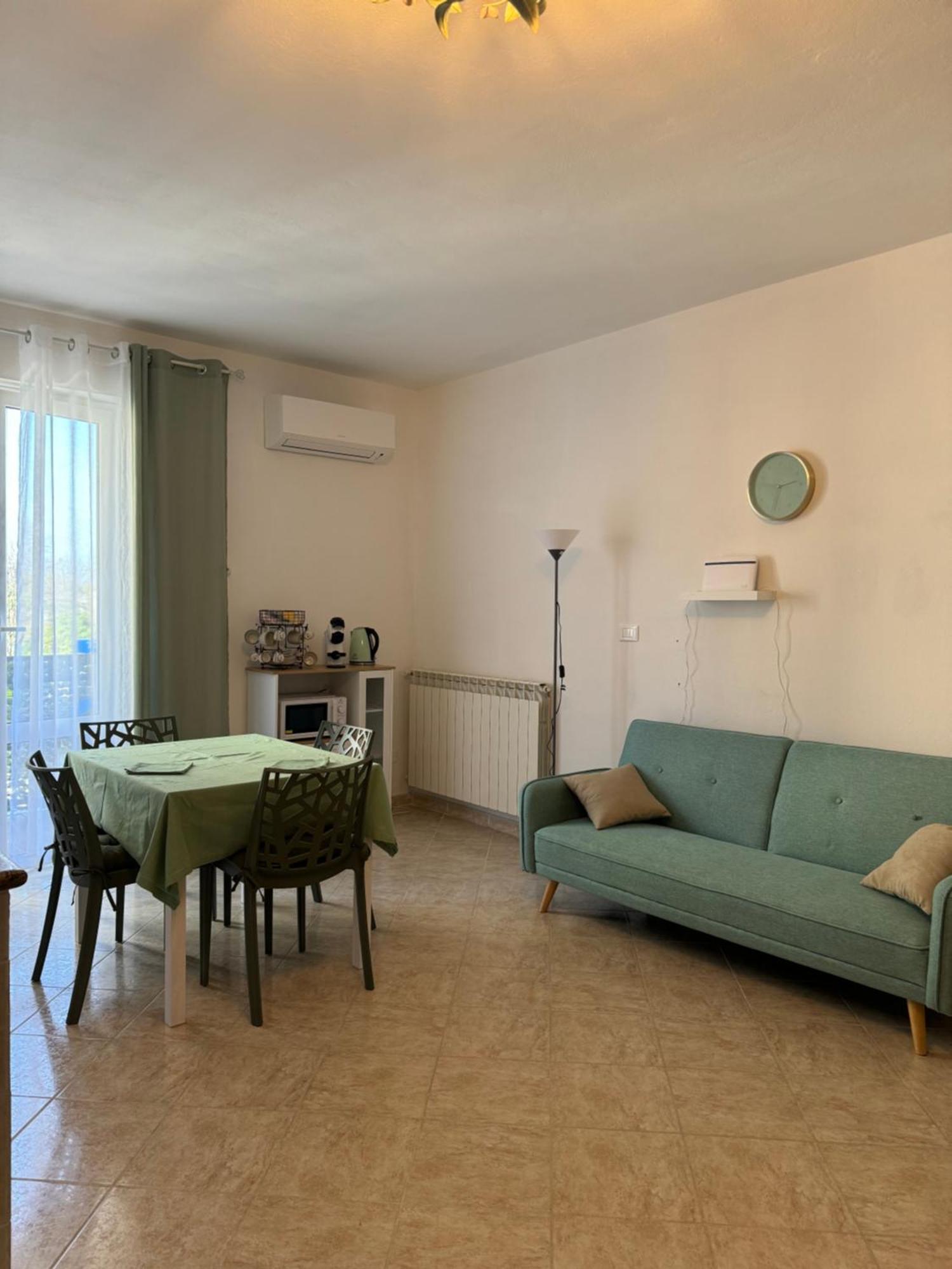סראוואלה סקריביה Serravalle Shop&Stay מראה חיצוני תמונה
