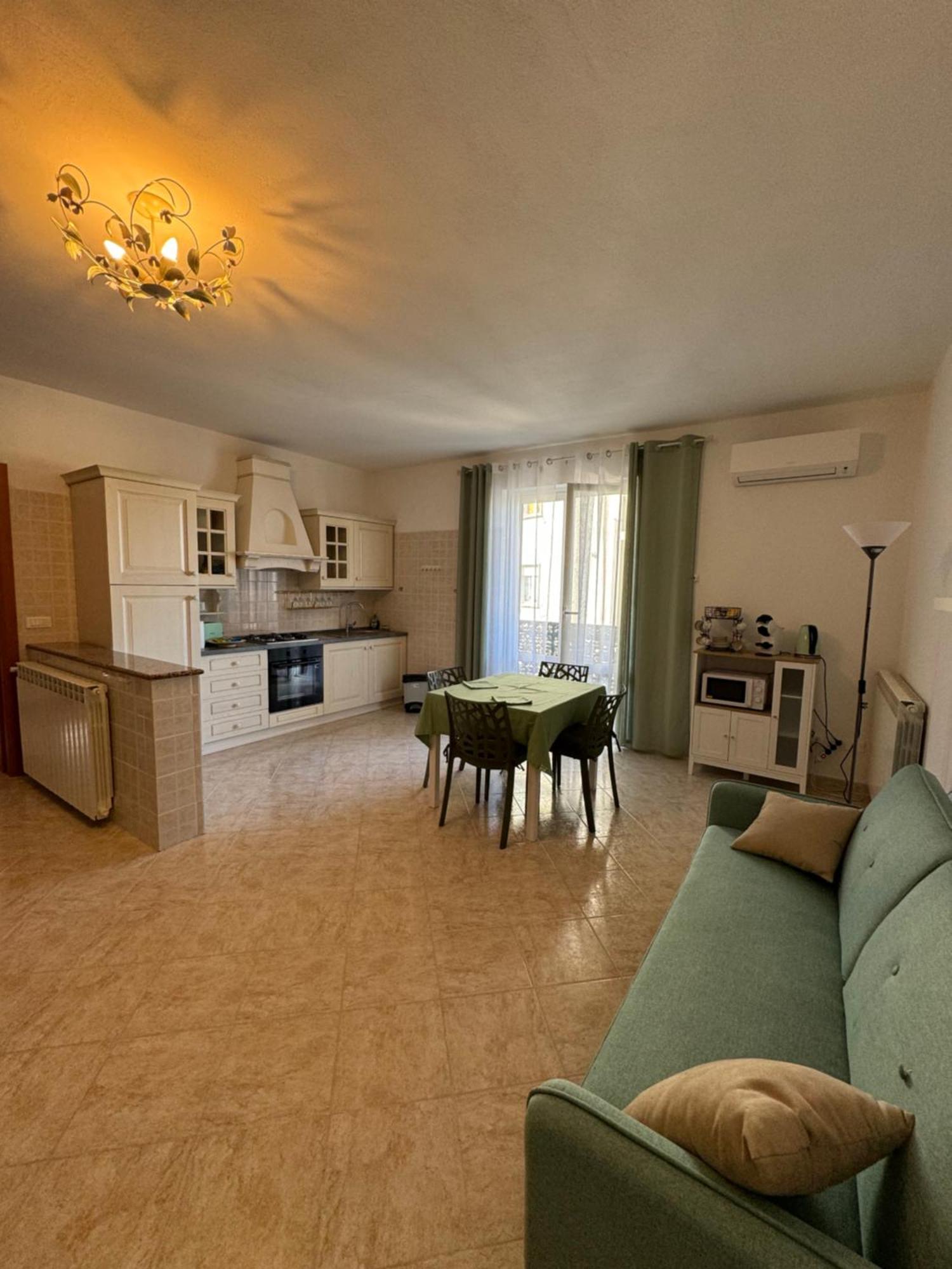 סראוואלה סקריביה Serravalle Shop&Stay מראה חיצוני תמונה
