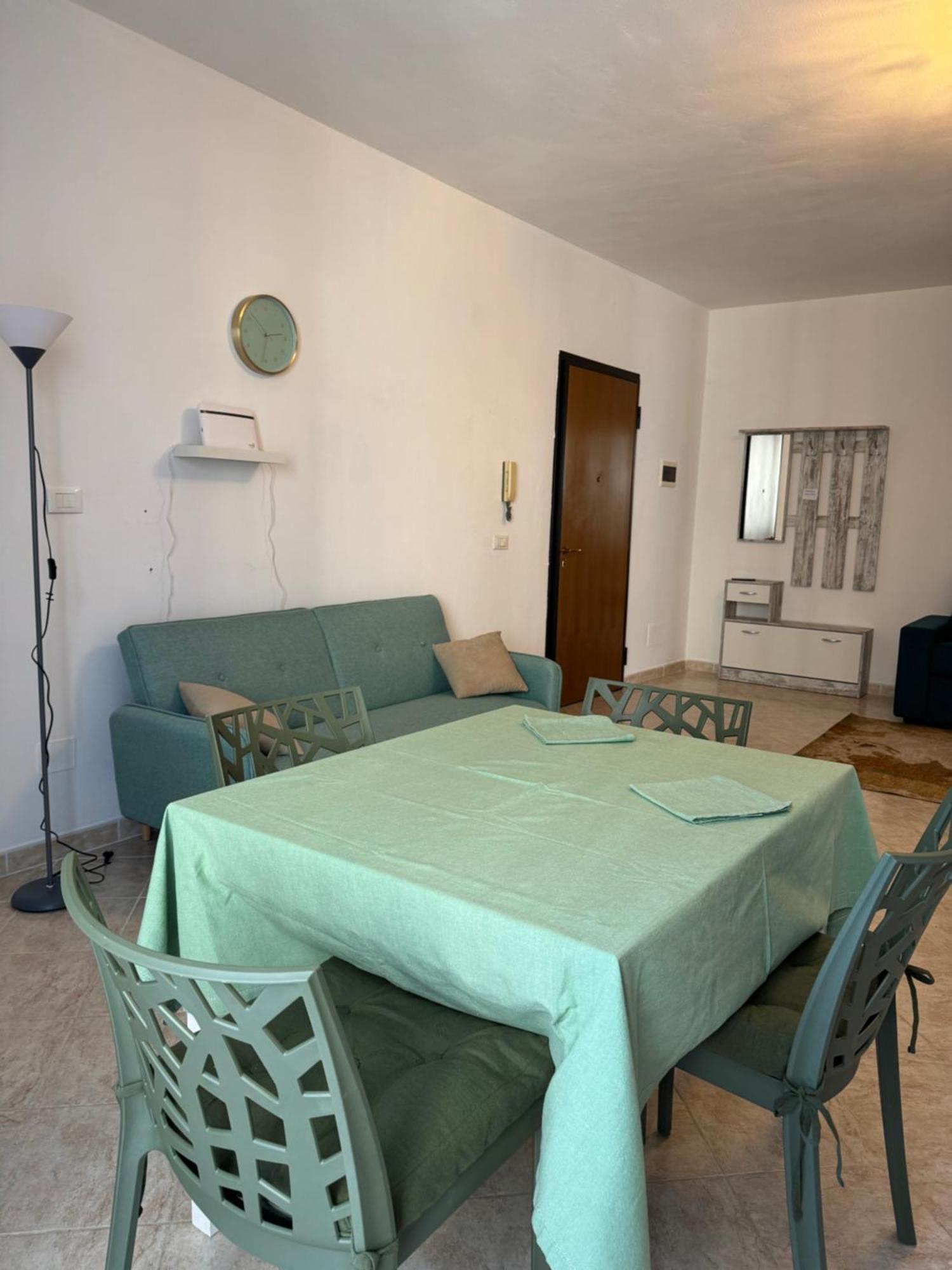 סראוואלה סקריביה Serravalle Shop&Stay מראה חיצוני תמונה